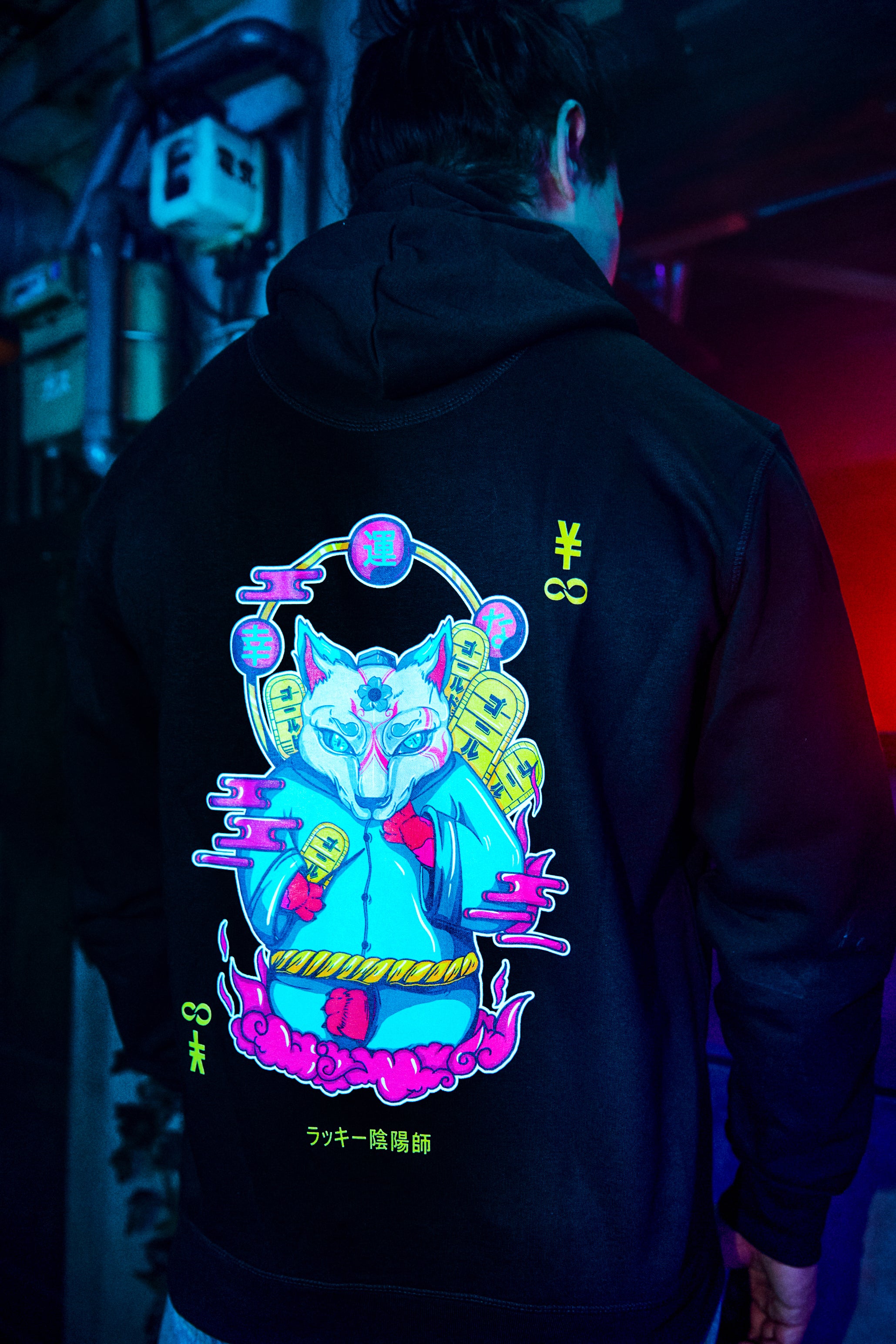 Maneki-neko: Hoodie - Black - Model Back - cyberpunk HOODIE - Neomachi