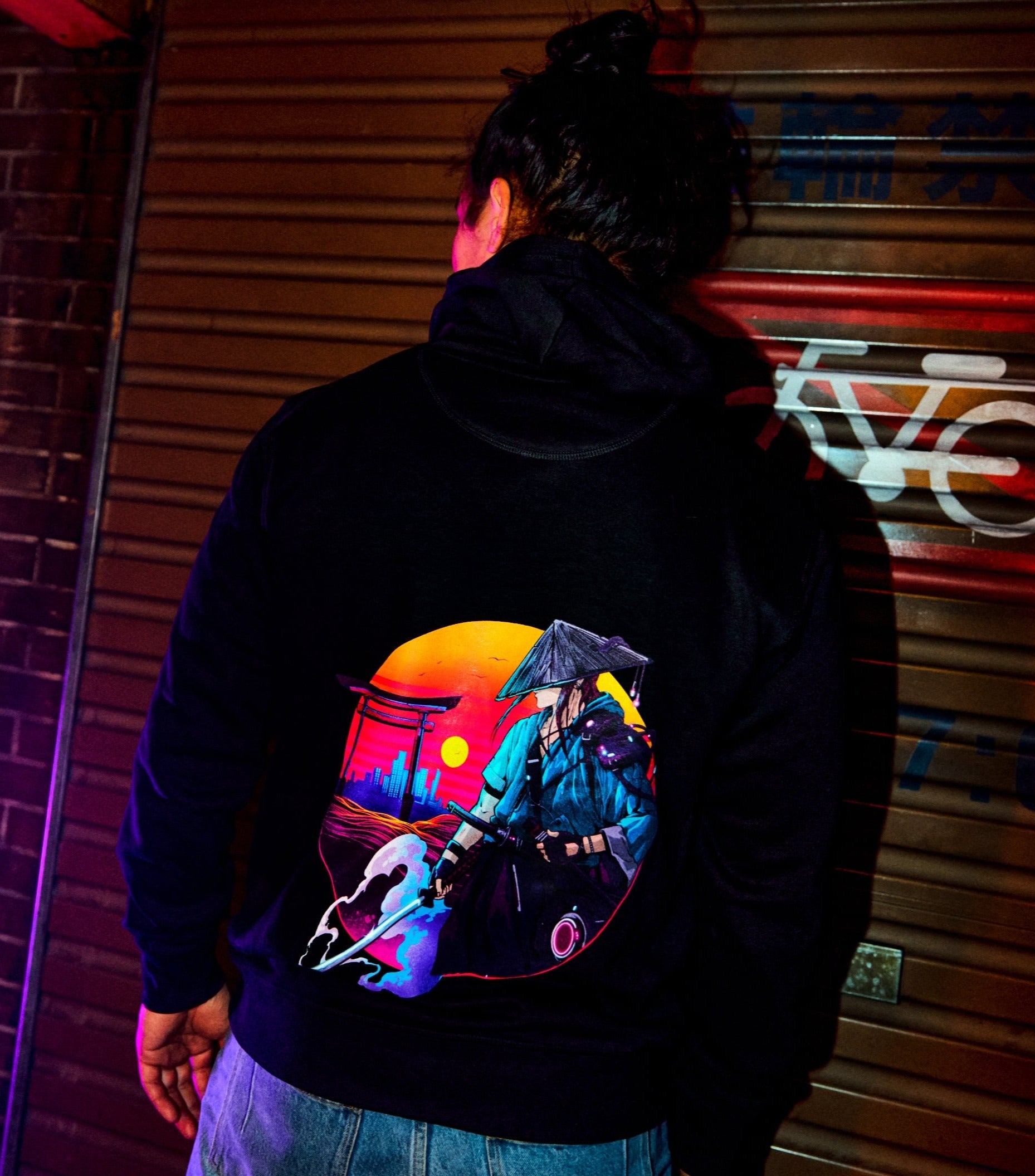 RŌNIN: HOODIE - Black - Model Back - cyberpunk Hoodie - Neomachi